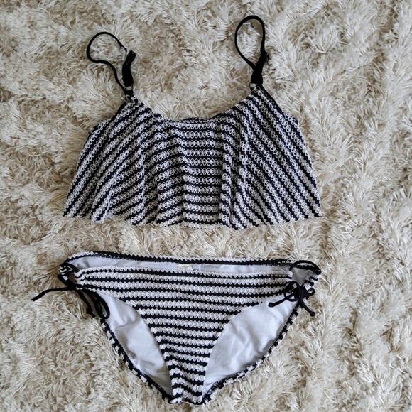 Kenneth Cole Reaction Women's 2 Piece Ruffle Side Tie Bikini Set Black & White - Picture 1 of 7